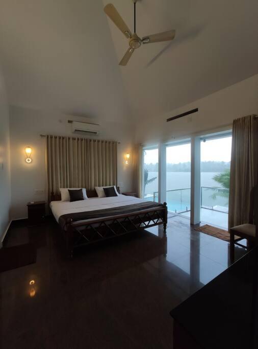 Riveria Portico - River Side 6 Bedroom Private Pool Bungalow North Paravur Экстерьер фото