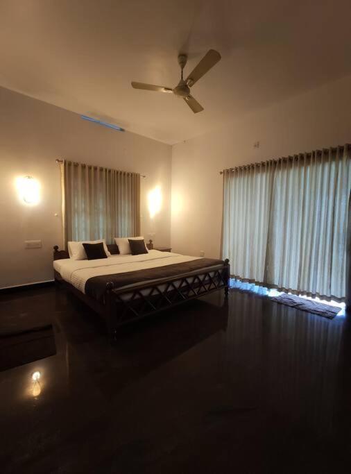 Riveria Portico - River Side 6 Bedroom Private Pool Bungalow North Paravur Экстерьер фото