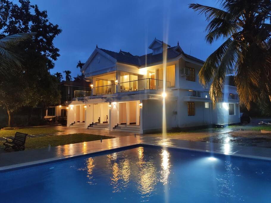 Riveria Portico - River Side 6 Bedroom Private Pool Bungalow North Paravur Экстерьер фото